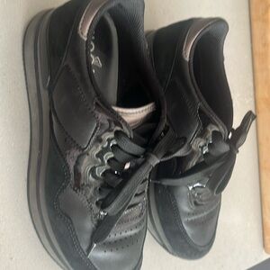 Hogan leather shoes made in Italy- virtually brand new